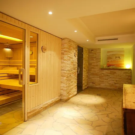 Familotel Alphotel Hotel 4*