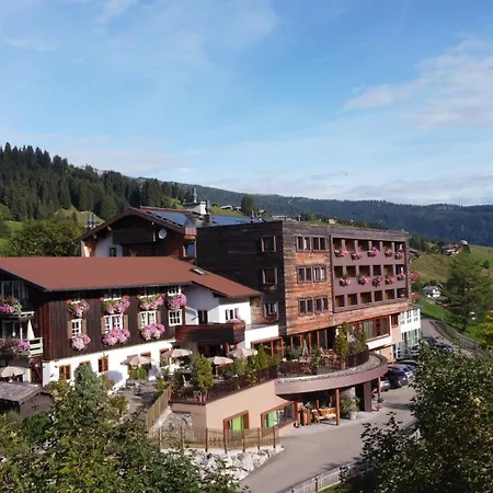 Hotel Familotel Alphotel 4*